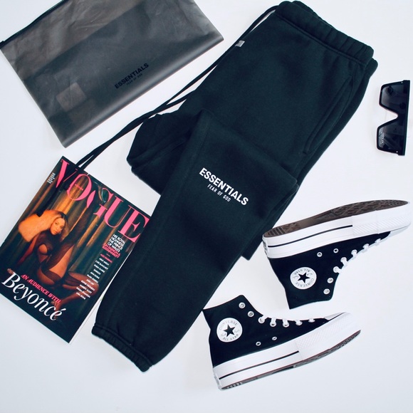 FEAR OF GOD ESSENTIALS Black Sweatpants - Picture 2 of 5